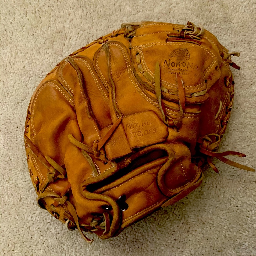 Nokona Catchers Mitt